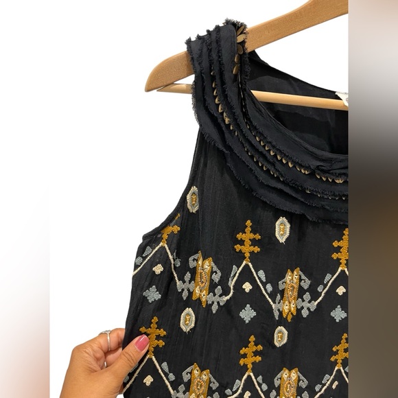 Anthropologie Akemi + Kin Firelight Tank Top, Beautiful Embroidered Size Medium - Picture 5 of 13